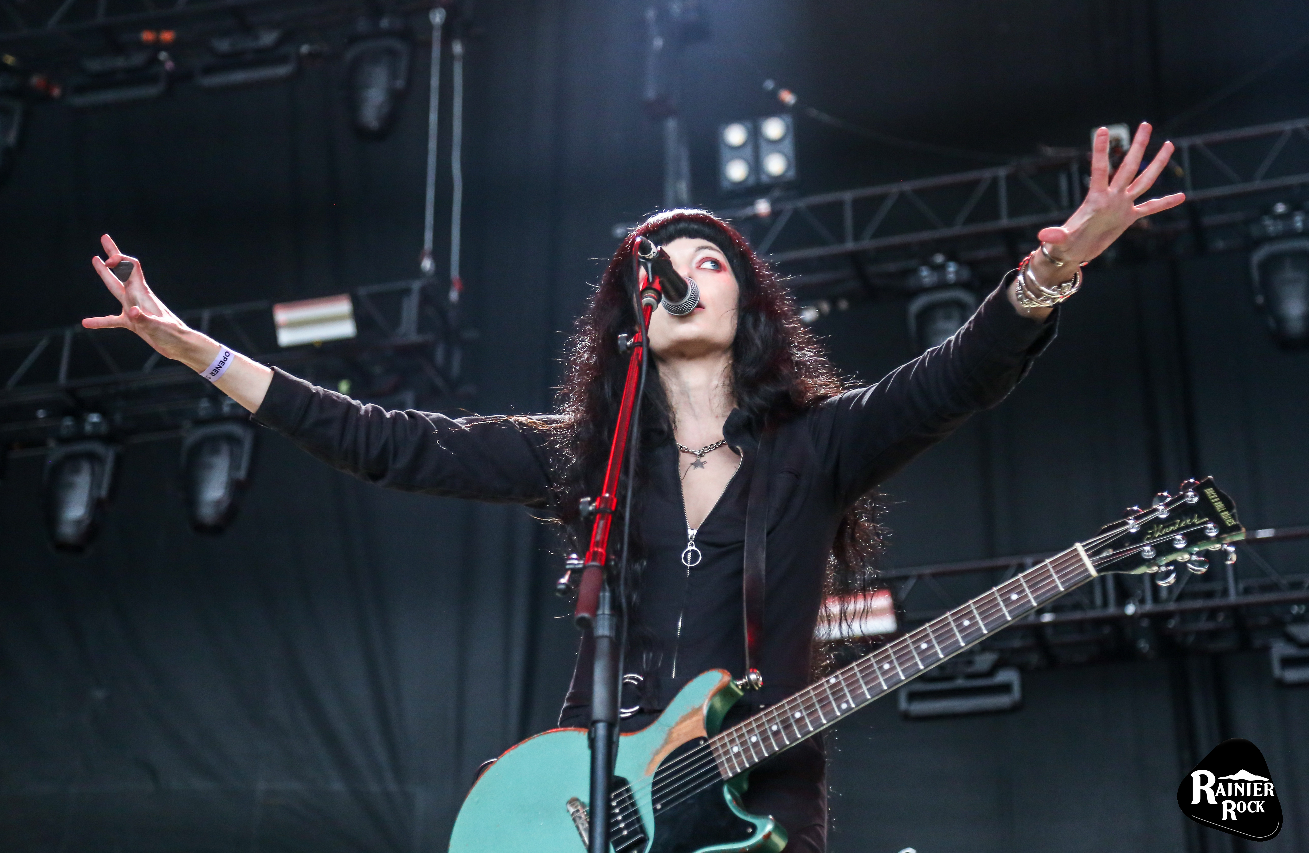 Photo Feature: Starbenders at Pain in the Grass 2018